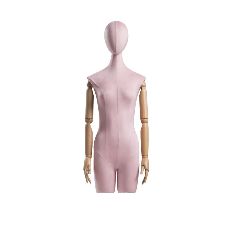 Une mannequine féminine à demi-corps, taille de 63 cm, debout.