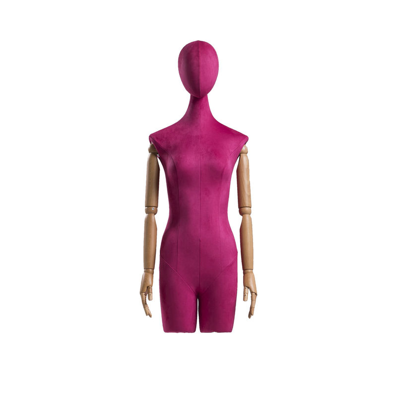 Une mannequine féminine à demi-corps, taille de 63 cm, debout.